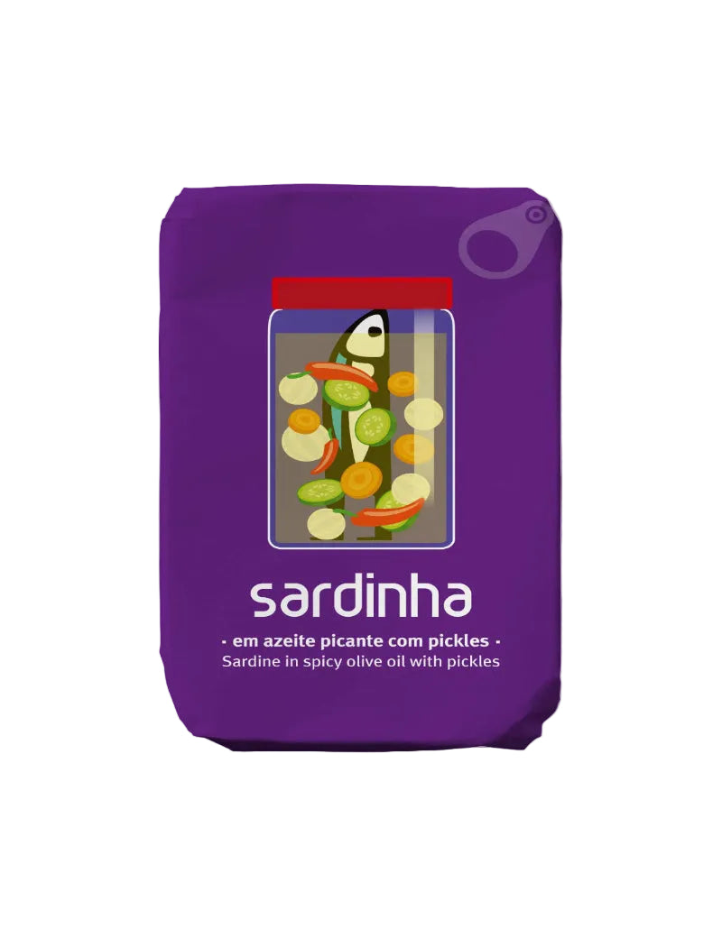 Sardinių konservai alyvuogių aliejuje su marinuotais agurkėliais. Portugalija